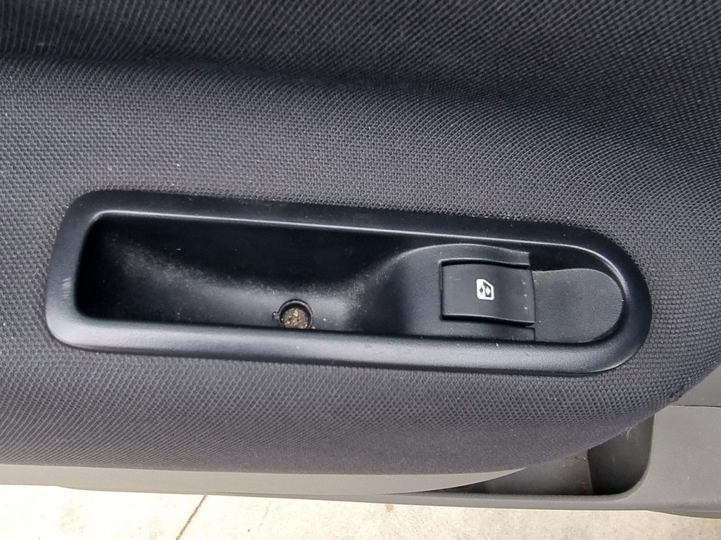 Buton geam stanga spate Renault Scenic 2 [Fabr 2003-2008] 1.5 DCI K9K734 76KW / 103CP