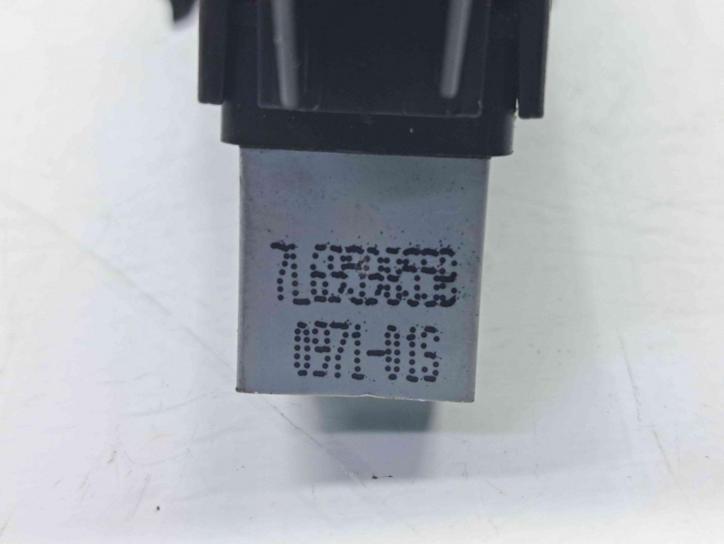 Buton geam stanga spate Volkswagen Passat B7 (362) [Fabr 2010-2014] 7L6959855B 2.0 TDI CFFB 103KW / 140CP