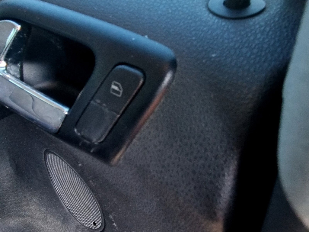Buton geam stanga spate Volkswagen Polo (9N) [Fabr 2001-2008] 1.4 Benz BBz 74KW / 101CP