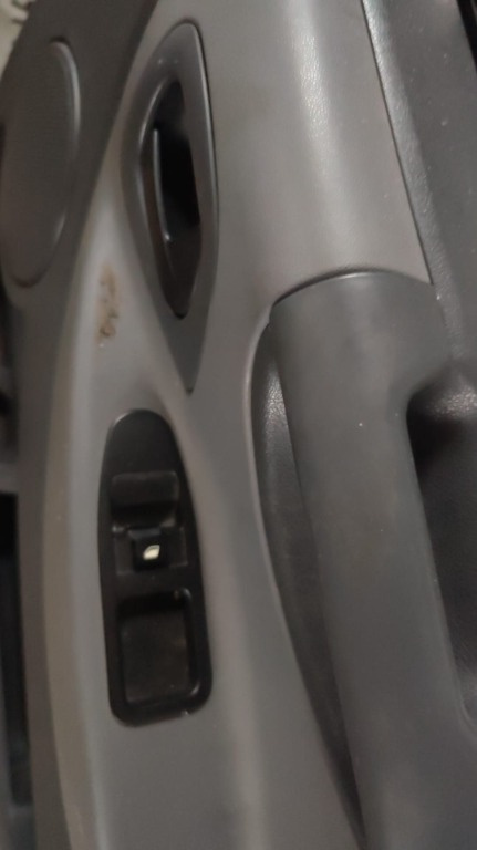 Buton geam usa dreapta fata Peugeot Expert 2.0 DCI cod motor RHK an 2011