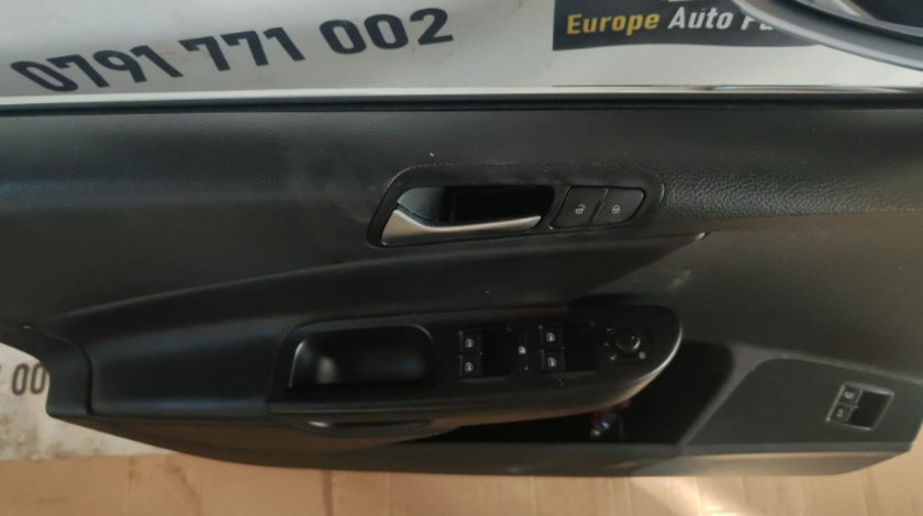 Buton geam usa dreapta fata Vw Passat B6 2.0 TDI cod motor CBB ,transmisie automata , an 2010 combi