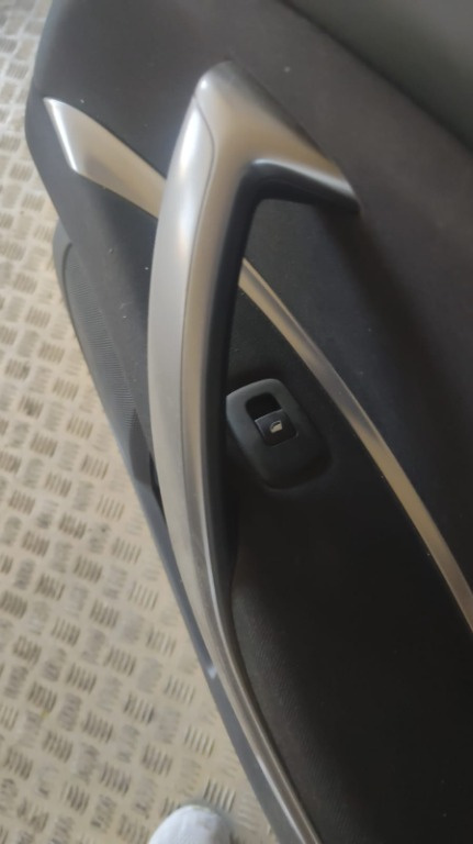 Buton geam usa dreapta spate Citroen C5 2.0 HDI cod motor AHW combi an 2016