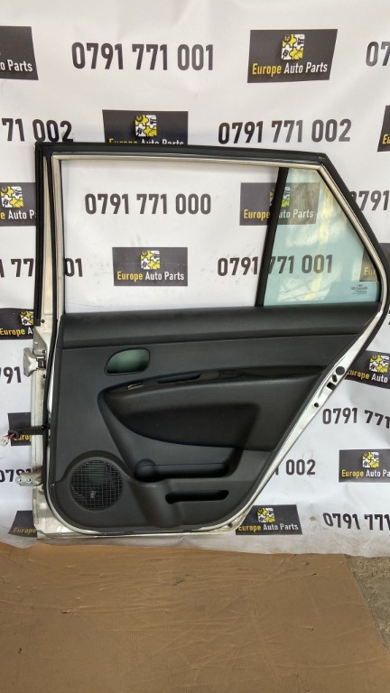Buton geam usa dreapta spate Kia Carens 2 2.0 CRDI cod motor D4EA an 2009