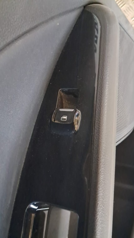 Buton geam usa stanga spate Ford Mondeo MK5 2.0 TDCI combi an 2017