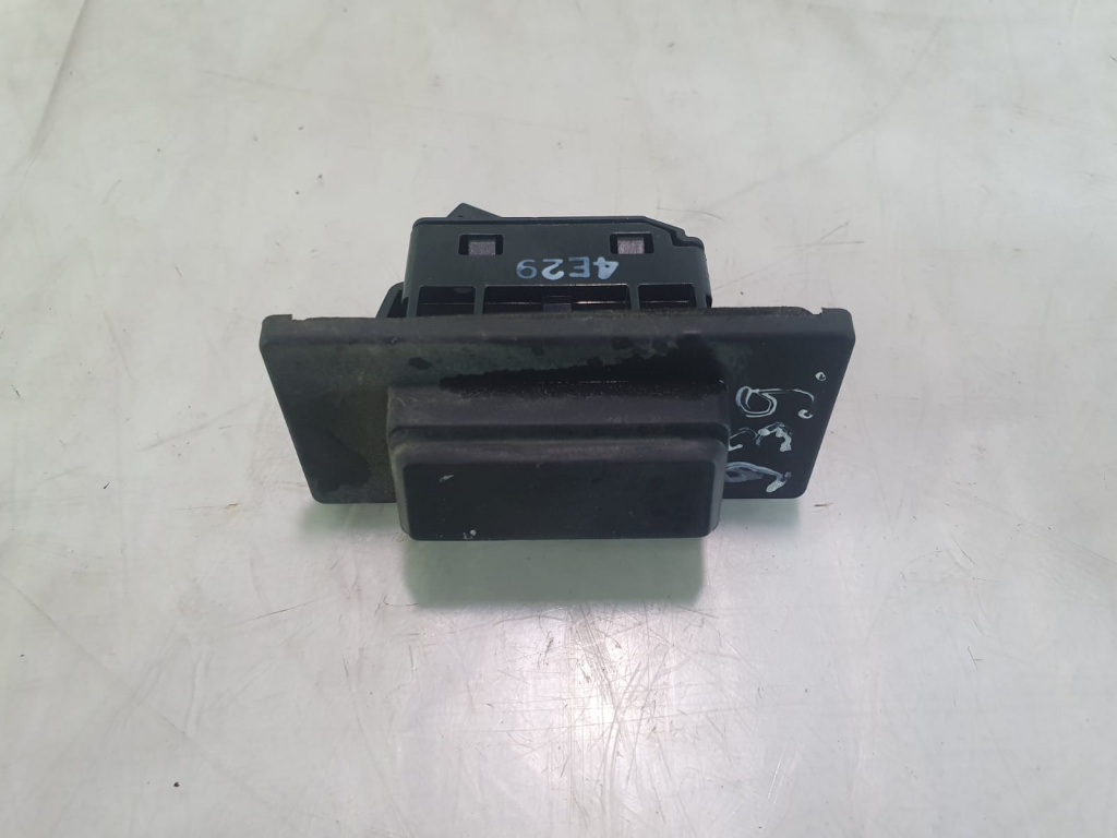 Buton haion Mazda 3 BM [2013 - 2016] 2.0 benzina