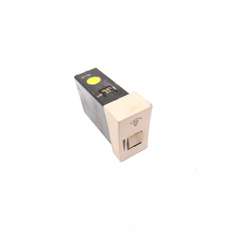 Buton Hyundai Santa Fe 2 (Cm) 2005 > 2.2 Crdi D4Eb Motorina Switch 70212