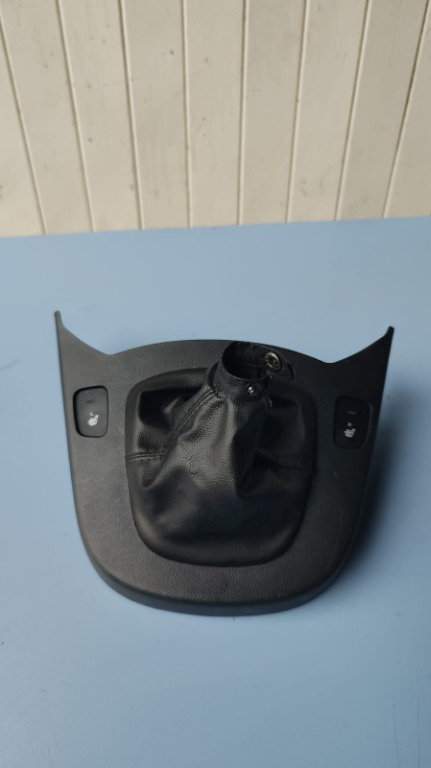 Buton incalzire scaun Kia Carens 2.0 CRDI D4EA 2009