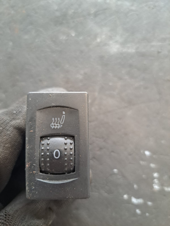 Buton incalzire scaun Volkswagen VW Passat B5.5 [facelift] [2000 - 2005] - COD 3b0963563c
