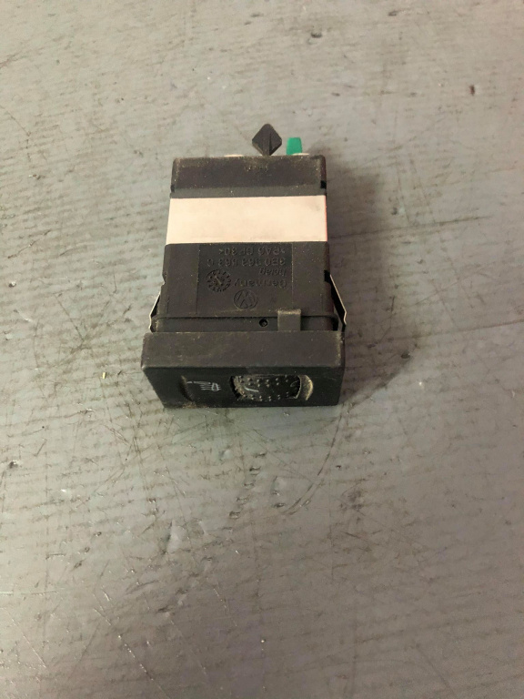 Buton incalzire scaun vw passat b5 3b0963563c