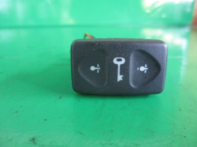 BUTON INCHIDERE COD YUF101531LNF LAND ROVER FREELANDER FAB. 1998 - 2006 ⭐⭐⭐⭐⭐