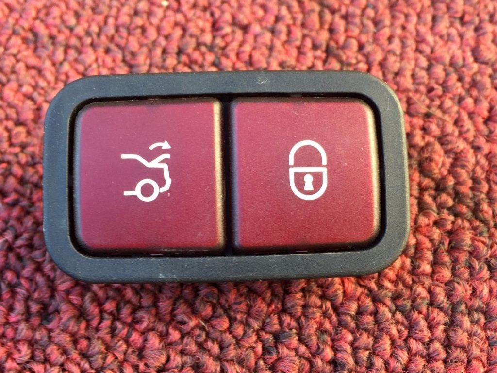 Buton inchidere portbagaj mercedes 2208211479