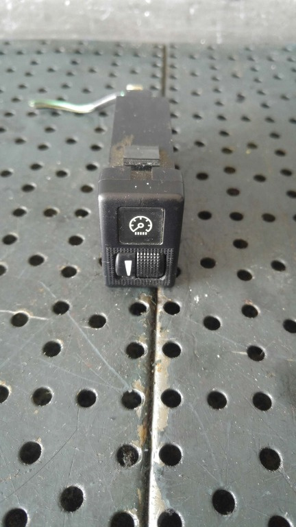 Buton intensitate lumini mazda 6 gg