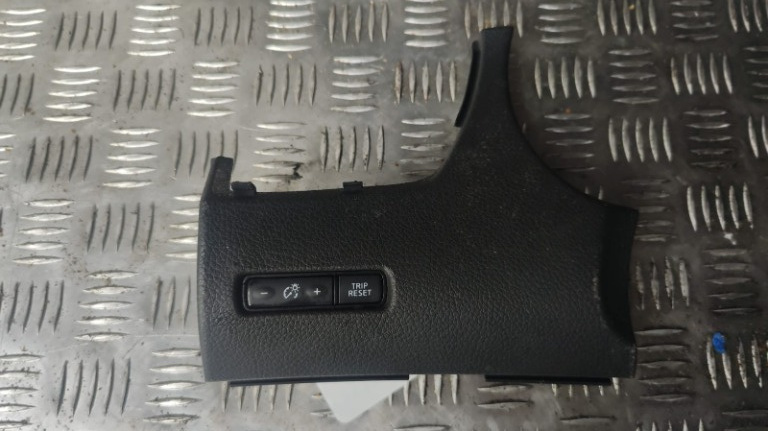 Buton intensitate lumini Nissan Qashqai 1.3 benzina 103 Kw / 140 Cp cod motor HR13 transmisie automata an 2019