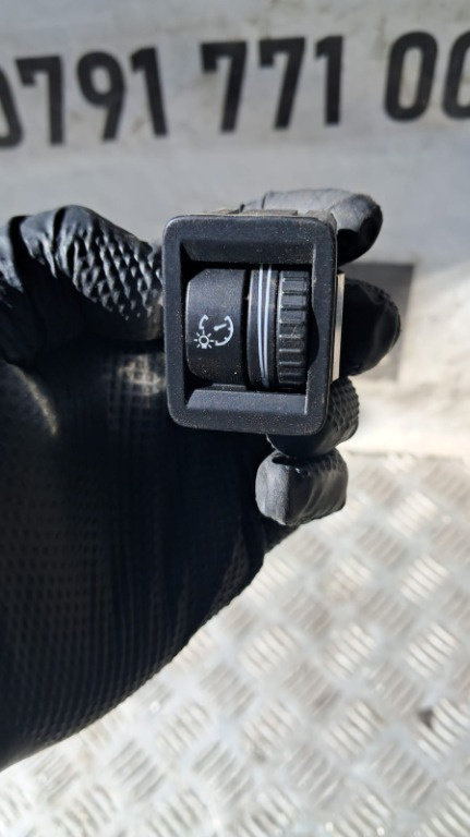 Buton intensitate lumini VW Passat B6 B7 an fabricatie 2010 cod 3C0941334A