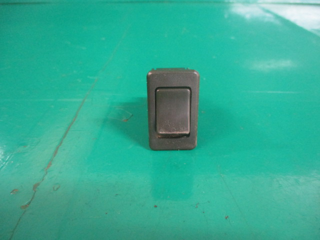 BUTON NISSAN TERRANO 2 4X4 FAB. 1999 - 2007 ⭐⭐⭐⭐⭐