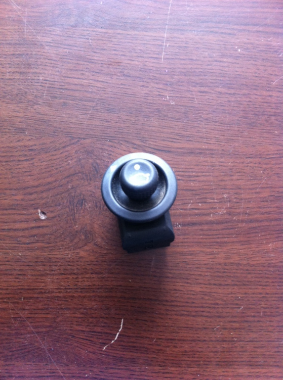Buton oglinzi Ford Focus [facelift] [2001 - 2007] Sedan 1.8 TDCi MT (115 hp) (DFW) Ghia