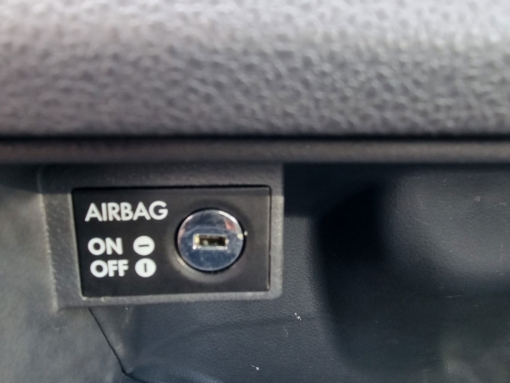 Buton ON/OFF airbag Volkswagen Polo (9N) [Fabr 2001-2008] 1.2 Benz AZQ 47KW / 64CP