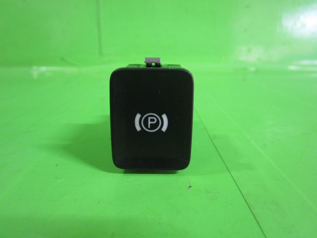 BUTON PARCARE / FRANA DE MANA VW PASSAT B6 FAB. 2005 - 2010 ⭐⭐⭐⭐⭐