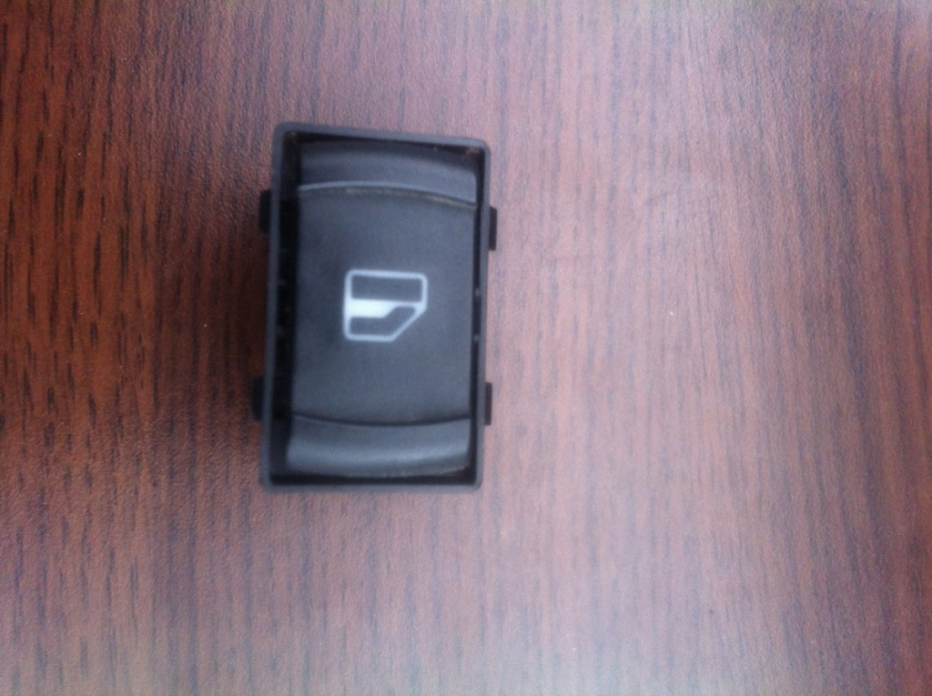 Buton pasager stanga spate Volkswagen VW Passat B5.5 [facelift] [2000 - 2005] wagon 1.9 TDI 6MT (131 hp) (3B6)