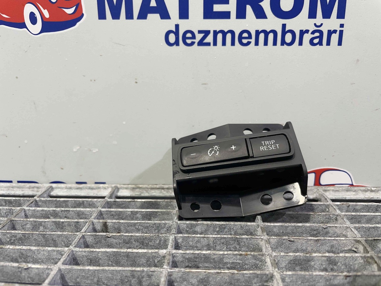 BUTON PILOT AUTOMAT NISSAN X-TRAIL X-TRAIL - - (2014 2018)