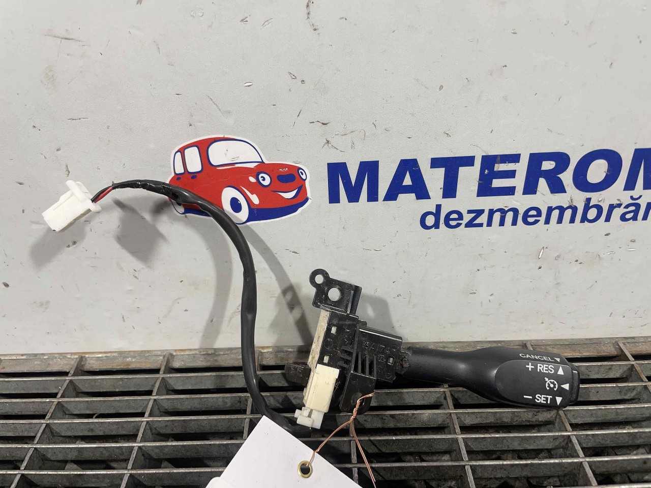BUTON PILOT AUTOMAT TOYOTA AVENSIS - - (2015 2018)
