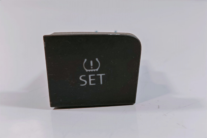 Buton presiune roti 3C0927121D Volkswagen VW Passat CC [2008 - 2012]