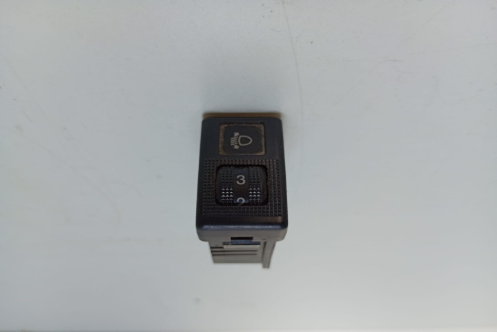 Buton reglaj far D397666F0 Mazda 2