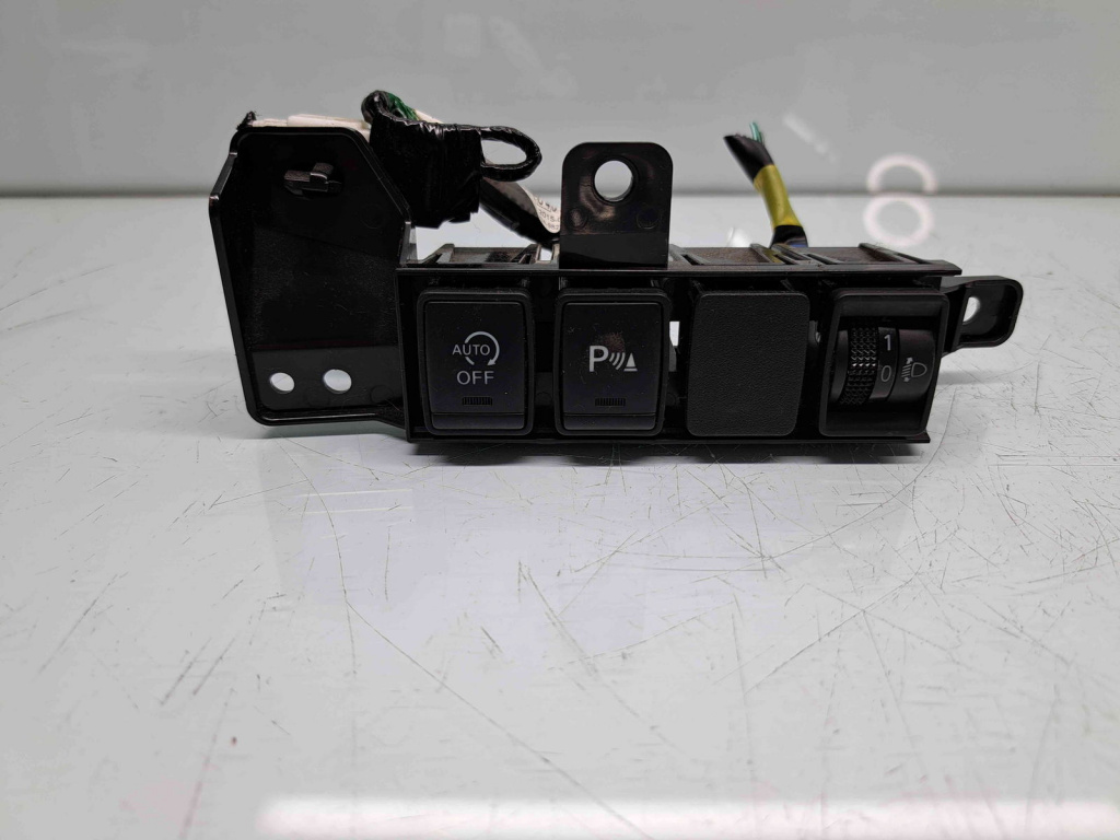 Buton reglaj far Nissan X-Trail (T32) [Fabr 2013-prezent] 240184CE0A