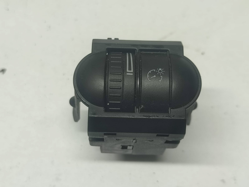 Buton reglaj faruri 1k0941334b Volkswagen VW Golf 6 [2008 - 2015] 1.6 tdi CAYC