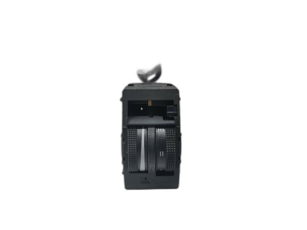 Buton reglaj faruri Audi A6 4B2 (C5) Berlina 2002 1.9 TDI OEM 4B0919094B