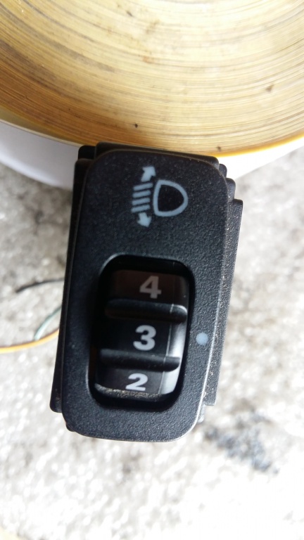 Buton reglaj faruri mitsubishi l200
