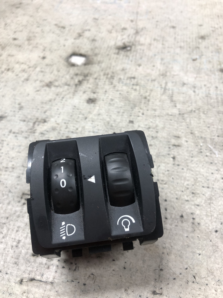 Buton reglaj faruri Renault Clio 4 1.5 Motorina 2016, 251900567R