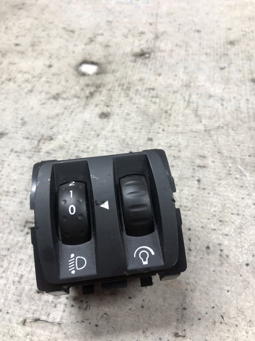 Buton reglaj faruri Renault Clio 4 1.5 Motorina 2016, 251900567R