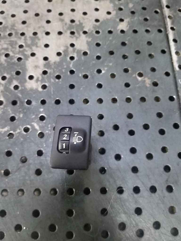 Buton reglaj faruri toyota verso r2 841520d090