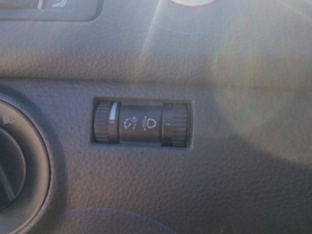 Buton reglaj intensitate lumini bord Volkswagen Polo (9N) [Fabr 2001-2008] 1.4 Benz BBz 74KW / 101CP