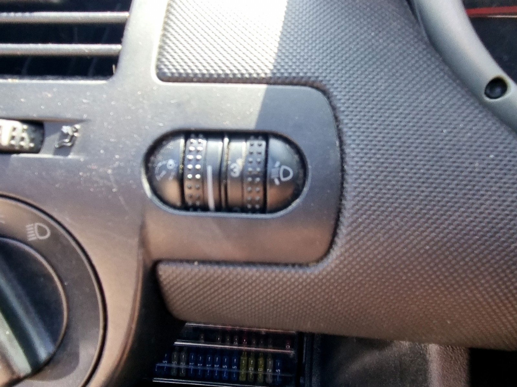 Buton reglaj intensitate lumini bord Volkswagen Polo (6N2) [Fabr 1995-2000] 1.4 Benz AUA 55 KW / 75 CP