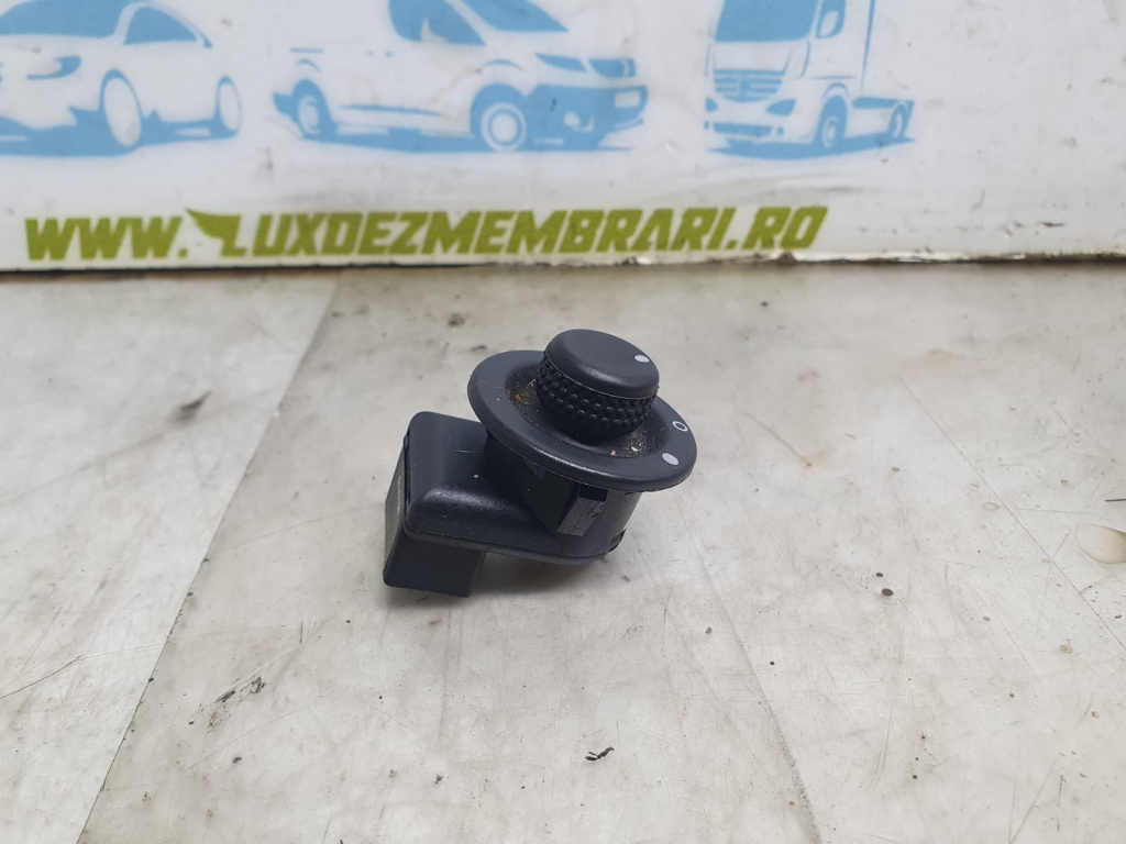 Buton reglaj oglinzi 8200002442b Dacia Duster [2010 - 2013] 1.5 dci K9K896