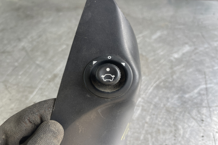 Buton reglaj oglinzi 93B617B676BB Ford Focus [1998 - 2004] wagon 5-usi 1.8 Tddi MT (90 hp)