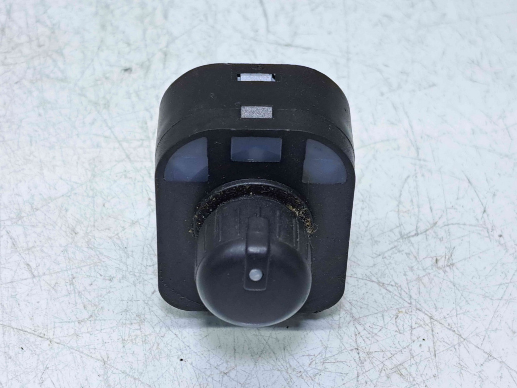 Buton reglaj oglinzi Audi A3 Sportback (8PA) [Fabr 2004-2013] 8E0959565