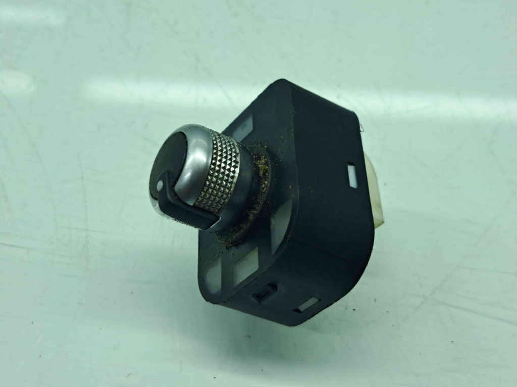 Buton reglaj oglinzi Audi A3 Sportback (8VA) Hatchback [Fabr 2012-2020] 8V0959565
