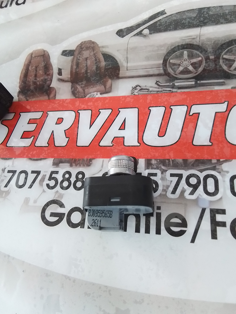 Buton reglaj oglinzi Audi A6 (2010-2018) [4G2, C7] 2.0 Motorina 2012, 8J0959565B