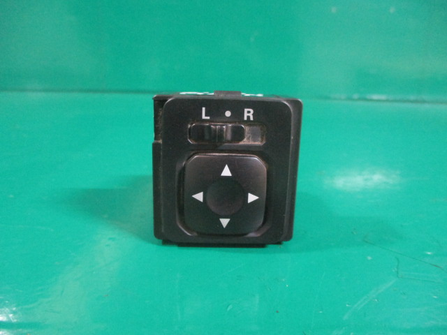 BUTON REGLAJ OGLINZI COD 183570 MITSUBISHI PAJERO PININ FAB. 1999 – 2007 ⭐⭐⭐⭐⭐