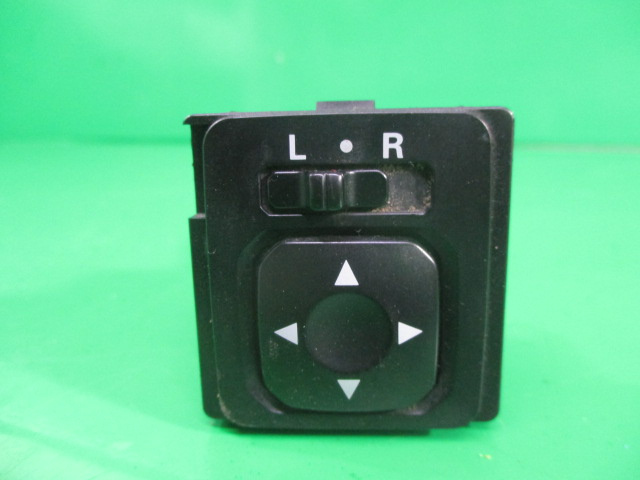 BUTON REGLAJ OGLINZI COD 183570 MITSUBISHI PAJERO PININ FAB. 1999 – 2007 ⭐⭐⭐⭐⭐