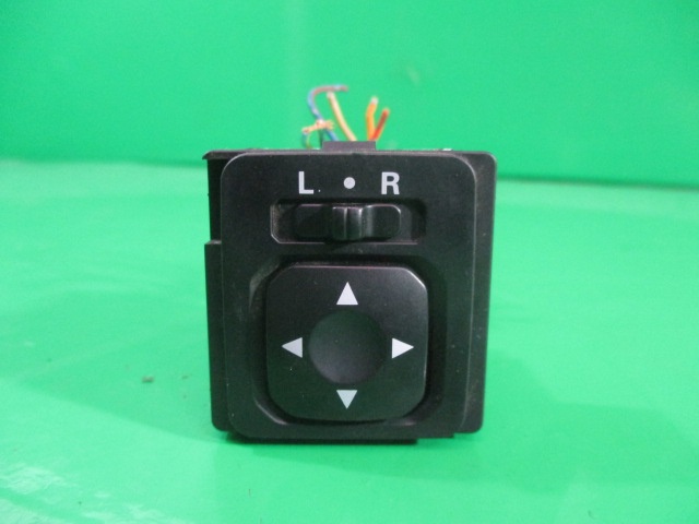 BUTON REGLAJ OGLINZI COD 183570 MITSUBISHI PAJERO PININ FAB. 1999 – 2007 ⭐⭐⭐⭐⭐
