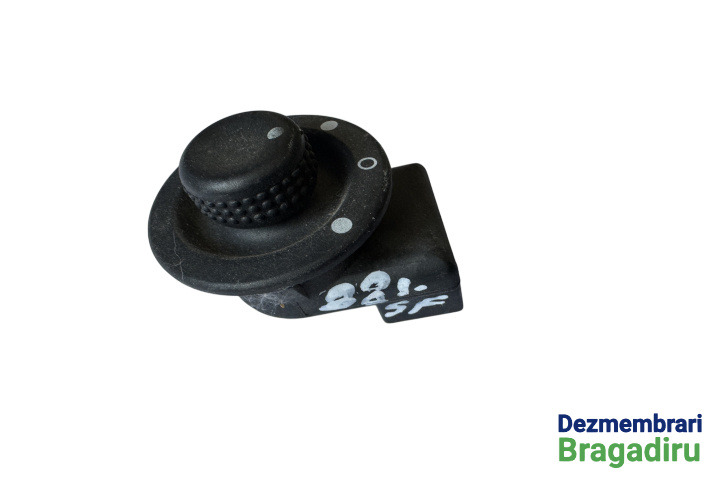 Buton reglaj oglinzi Cod: 8200002442A 8200002442A Renault Laguna 2 [2001 - 2005] Grandtour wagon 1.9 DCi MT (120 hp) Cod motor F9Q-C7-50