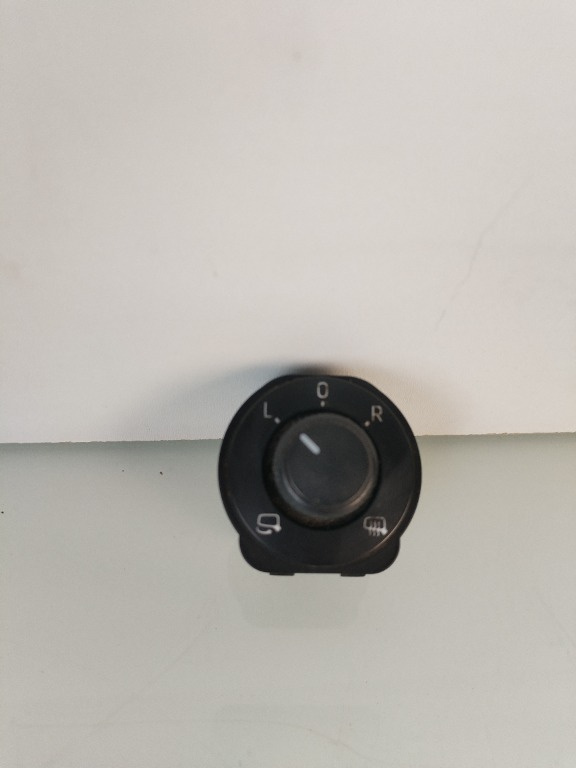 Buton reglaj oglinzi cu rabatare Skoda Superb 3 3V0959565C