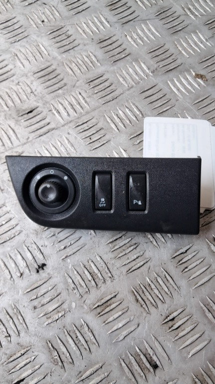 Buton reglaj oglinzi Dacia Dokker an 2020 cod 255704649R