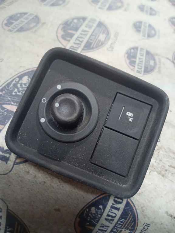 Buton reglaj oglinzi Dacia Duster 2018, 251257164R