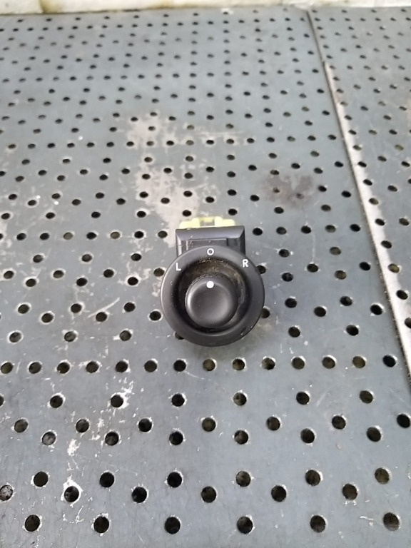 Buton reglaj oglinzi dodge caliber 56040694ad