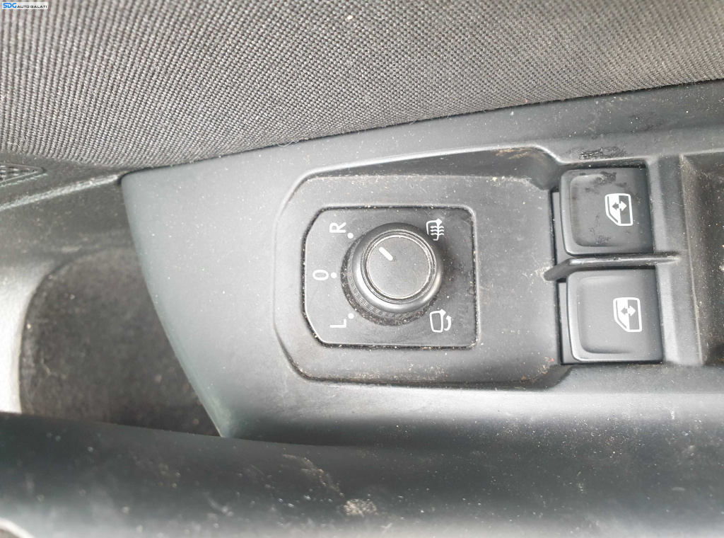Buton Reglaj Oglinzi Electrice cu Incalzire si Rabatare Volkswagen Passat B8 2015 - 2020 [K4692]